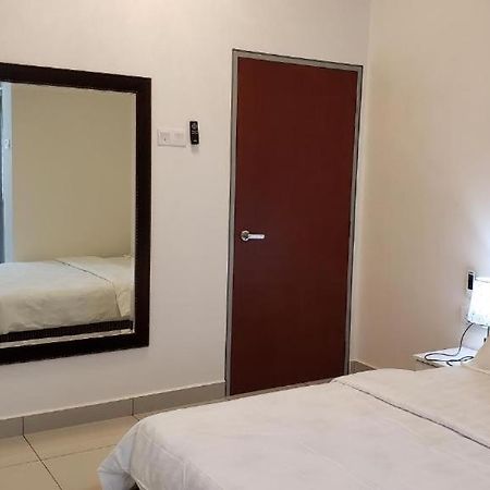 S Rose Hotel Сепанг Экстерьер фото